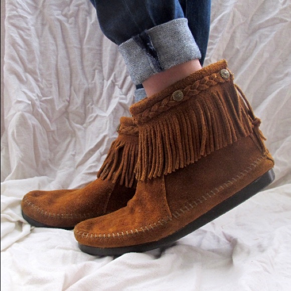 minnetonka fringe booties